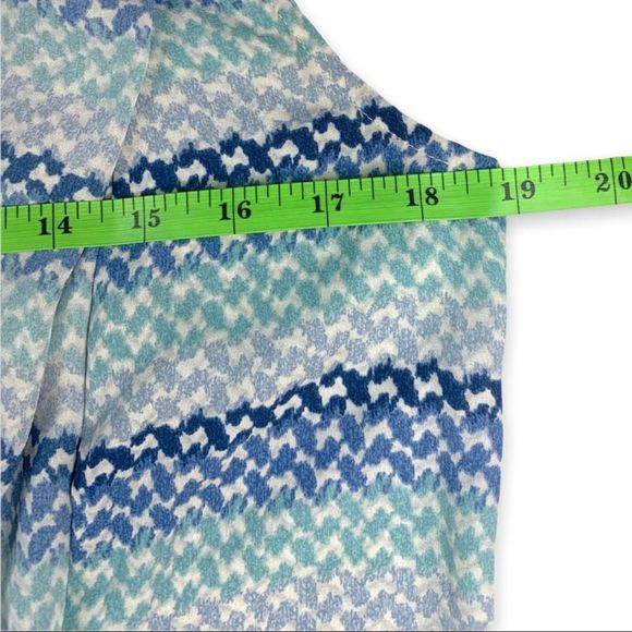 BCBGMaxAzria Women's S Blue Coastal Kaili Keyhole Blouse Geometric Chevron Flowy - Picture 10 of 10